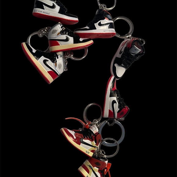 Mini Basketball Nike Air Jordan 3D Sneaker Keychain. - Picture 7 of 10